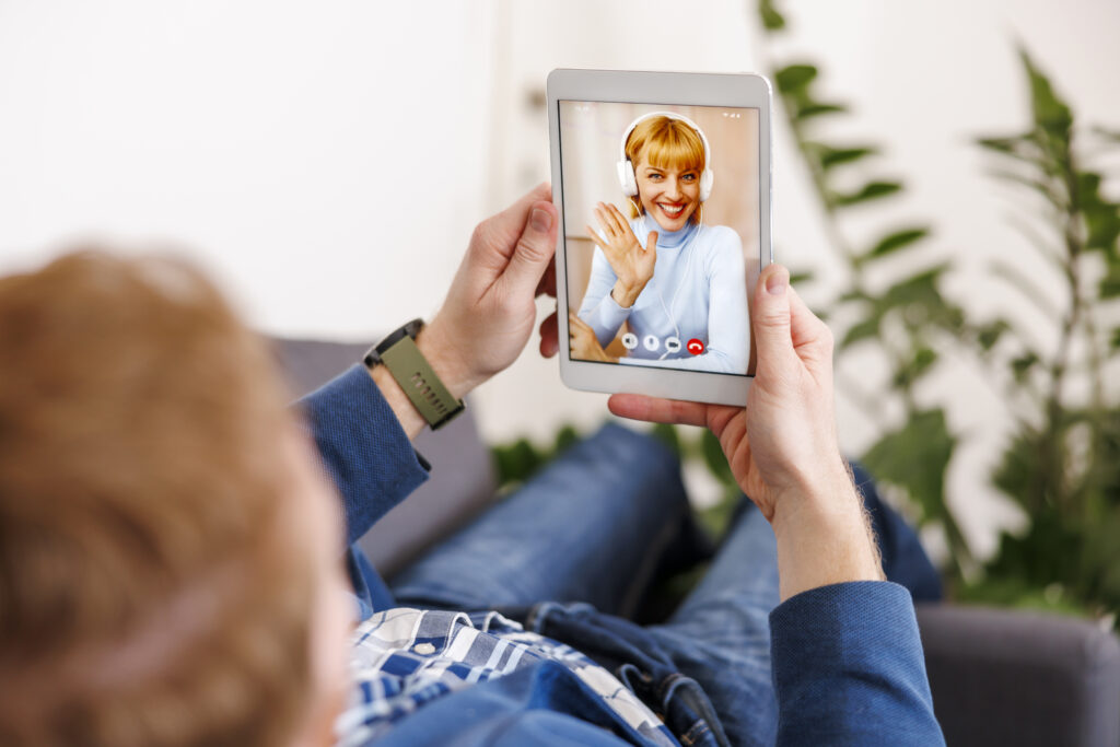 Confess my Feelings or Ghost – Ask April Advice Column April Masini Relationship Advice Expert is #1 Most Trusted forum for dating tips.